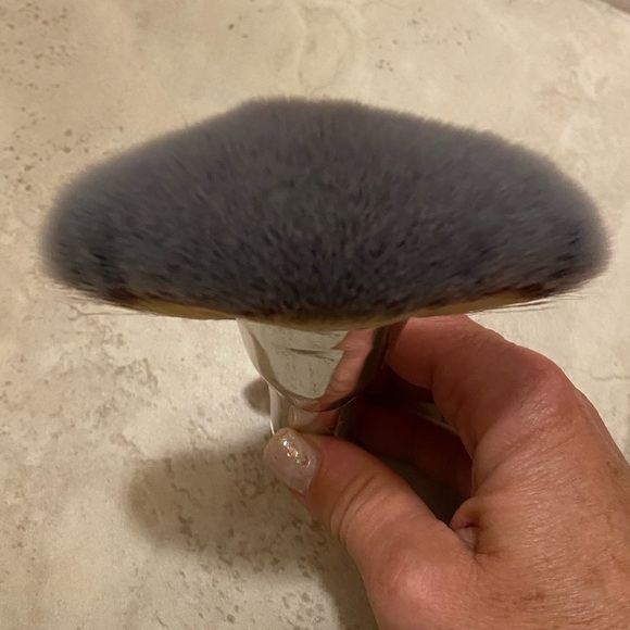 it cosmetics fan brush - Picture 7 of 7